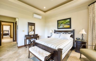 LUXURY 3 BEDROOM OCEAN VIEW PROPERTY MINUTES TO THE BEACH