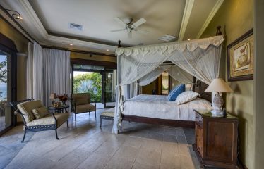 LUXURY 3 BEDROOM OCEAN VIEW PROPERTY MINUTES TO THE BEACH