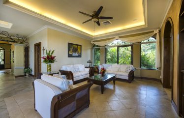 LUXURY 3 BEDROOM OCEAN VIEW PROPERTY MINUTES TO THE BEACH