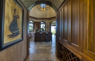 LUXURY 3 BEDROOM OCEAN VIEW PROPERTY MINUTES TO THE BEACH