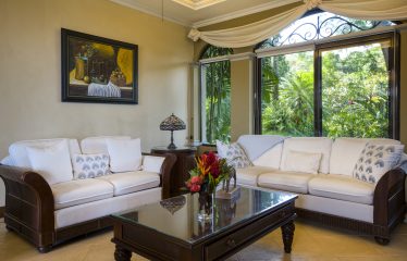 LUXURY 3 BEDROOM OCEAN VIEW PROPERTY MINUTES TO THE BEACH