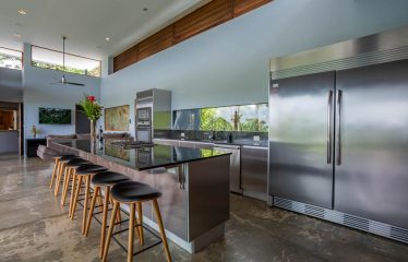 BEAUTIFUL AND PRIVATE PROPERTY WITH JUNGLE AND OCEAN VIEWS , HOUSE AND GUEST HOUSE – 19.78 Acres