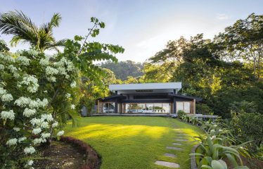 BEAUTIFUL AND PRIVATE PROPERTY WITH JUNGLE AND OCEAN VIEWS , HOUSE AND GUEST HOUSE – 19.78 Acres