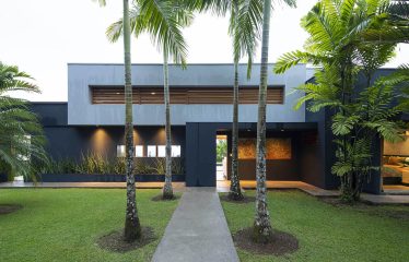 BEAUTIFUL AND PRIVATE PROPERTY WITH JUNGLE AND OCEAN VIEWS , HOUSE AND GUEST HOUSE – 19.78 Acres