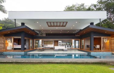 BEAUTIFUL AND PRIVATE PROPERTY WITH JUNGLE AND OCEAN VIEWS , HOUSE AND GUEST HOUSE – 19.78 Acres