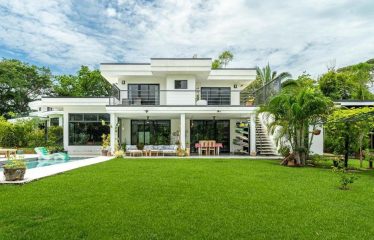 LUXURY JUNGLE VIEW 3 BEDROOM HOME IN OJOCHAL