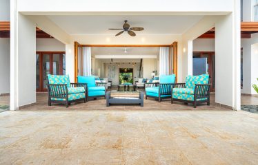 LUXURY PRIVATE 5 BEDROOM HOME IN OJOCHAL – 1.77 ACRES