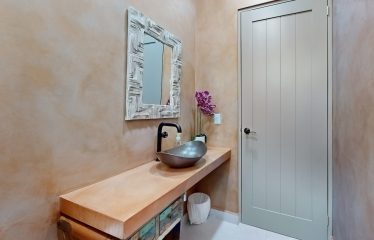 LUXURY HOME AND GUEST HOUSE WITH GYM – 1.24 ACRES