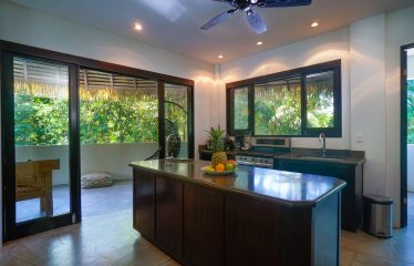 BOUTIQUE RESORT IN BALLENA