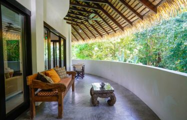 BOUTIQUE RESORT IN BALLENA