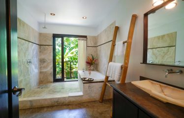 BOUTIQUE RESORT IN BALLENA