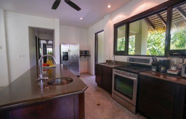 BOUTIQUE RESORT IN BALLENA