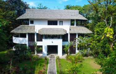 BOUTIQUE RESORT IN BALLENA