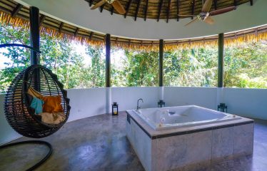 BOUTIQUE RESORT IN BALLENA