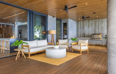 AMAZING 6 BEDROOMS HOME WITH OCEAN VIEWS IN ESCALERAS