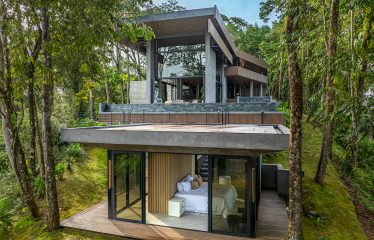 AMAZING 6 BEDROOMS HOME WITH OCEAN VIEWS IN ESCALERAS