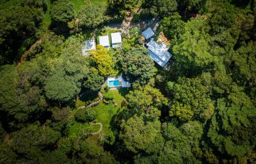 AMAZING PROPERTY WITH RESIDENCIAL OR COMMERCIAL OPPORTUNITIES