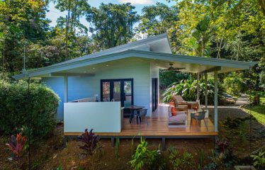 AMAZING PROPERTY WITH RESIDENCIAL OR COMMERCIAL OPPORTUNITIES