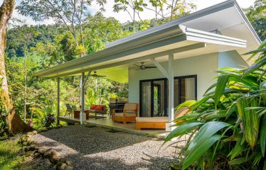 AMAZING PROPERTY WITH RESIDENCIAL OR COMMERCIAL OPPORTUNITIES