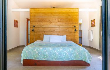 AMAZING PROPERTY WITH RESIDENCIAL OR COMMERCIAL OPPORTUNITIES