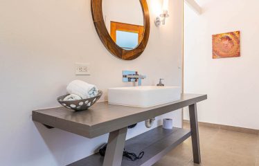 AMAZING PROPERTY WITH RESIDENCIAL OR COMMERCIAL OPPORTUNITIES