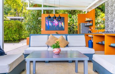 AMAZING PROPERTY WITH RESIDENCIAL OR COMMERCIAL OPPORTUNITIES