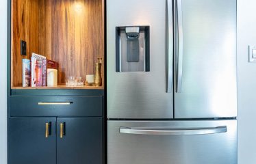 AMAZING PROPERTY WITH RESIDENCIAL OR COMMERCIAL OPPORTUNITIES