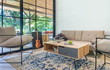 AMAZING PROPERTY WITH RESIDENCIAL OR COMMERCIAL OPPORTUNITIES