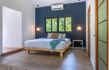 AMAZING PROPERTY WITH RESIDENCIAL OR COMMERCIAL OPPORTUNITIES