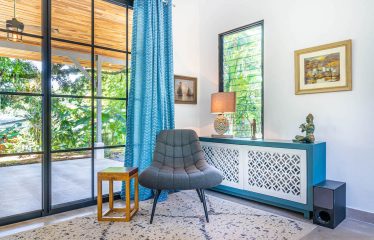 AMAZING PROPERTY WITH RESIDENCIAL OR COMMERCIAL OPPORTUNITIES