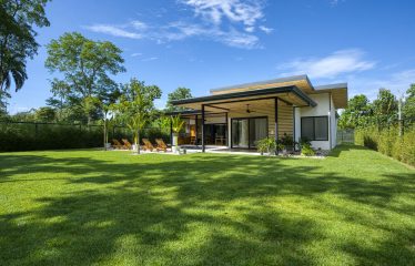 BEAUTIFUL 3 BEDROOM HOME IN UVITA