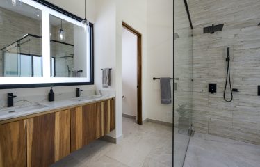 BEAUTIFUL 3 BEDROOM HOME IN UVITA