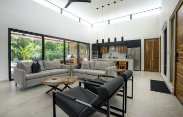 BEAUTIFUL 3 BEDROOM HOME IN UVITA