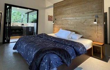 AMAZING PROPERTY WITH RESIDENCIAL OR COMMERCIAL OPPORTUNITIES