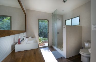 LUXURY OCEAN VIEW HOME WITH VIEWS TO THE WHALE TAIL