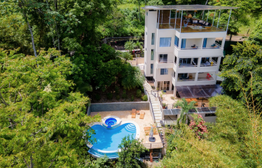 LUXURY 9 BEDROOM VILLA IN MANUEL ANTONIO