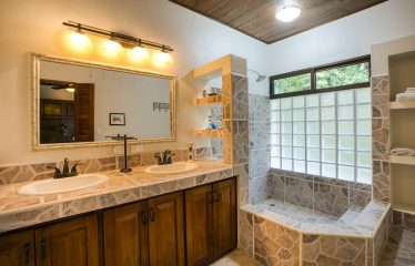 OCEAN VIEW HOUSE AND GUEST CASITA IN OJOCHAL – 11.44 ACRES