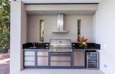 LUXURY OCEAN VIEW HOME IN MANUEL ANTONIO