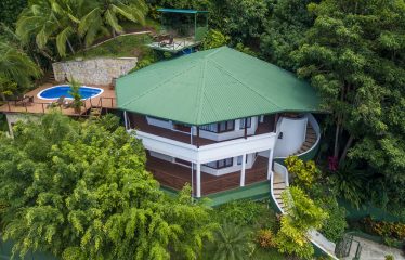 BEAUTIFUL 4 BEDROOM HOME IN MANUEL ANTONIO