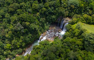LUXURIOUS 3-BEDROOM HOME WITH WATERFALL VIEW NEAR DOMINICAL BEACH – 2.5 ACRES