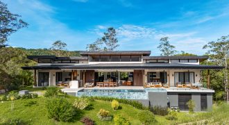 LUXURIOUS 3-BEDROOM HOME WITH WATERFALL VIEW NEAR DOMINICAL BEACH – 2.5 ACRES