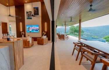LUXURIOUS 3-BEDROOM HOME WITH WATERFALL VIEW NEAR DOMINICAL BEACH – 2.5 ACRES