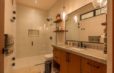 LUXURIOUS 3-BEDROOM HOME WITH WATERFALL VIEW NEAR DOMINICAL BEACH – 2.5 ACRES