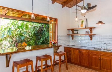 BEAUTIFUL 4 BEDROOM HOME IN MANUEL ANTONIO