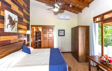 BEAUTIFUL 4 BEDROOM HOME IN MANUEL ANTONIO