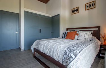 HOME WITH OCEAN VIEW AND CREEK ACCESS – 1.77 ACRES