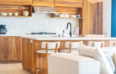 4 BEDROOM LUXURY HOME WITH AMAZING OCEAN VIEWS -1.35 ACRES