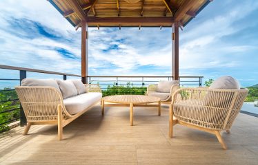 4 BEDROOM LUXURY HOME WITH AMAZING OCEAN VIEWS -1.35 ACRES