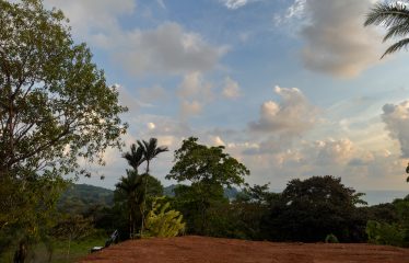 7. 34 ACRES – RESIDENCIAL OCEAN VIEW & COMMERCIAL PROPERTY NEAR THE BEACH