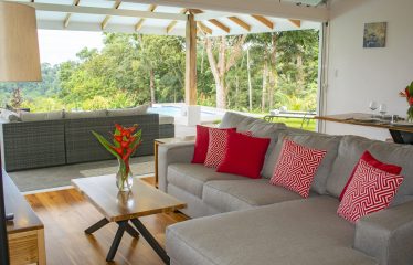 LUXURIOUS 3-BEDROOM HOME WITH MOUNTAIN & OCEAN VIEW – 3.32 ACRES